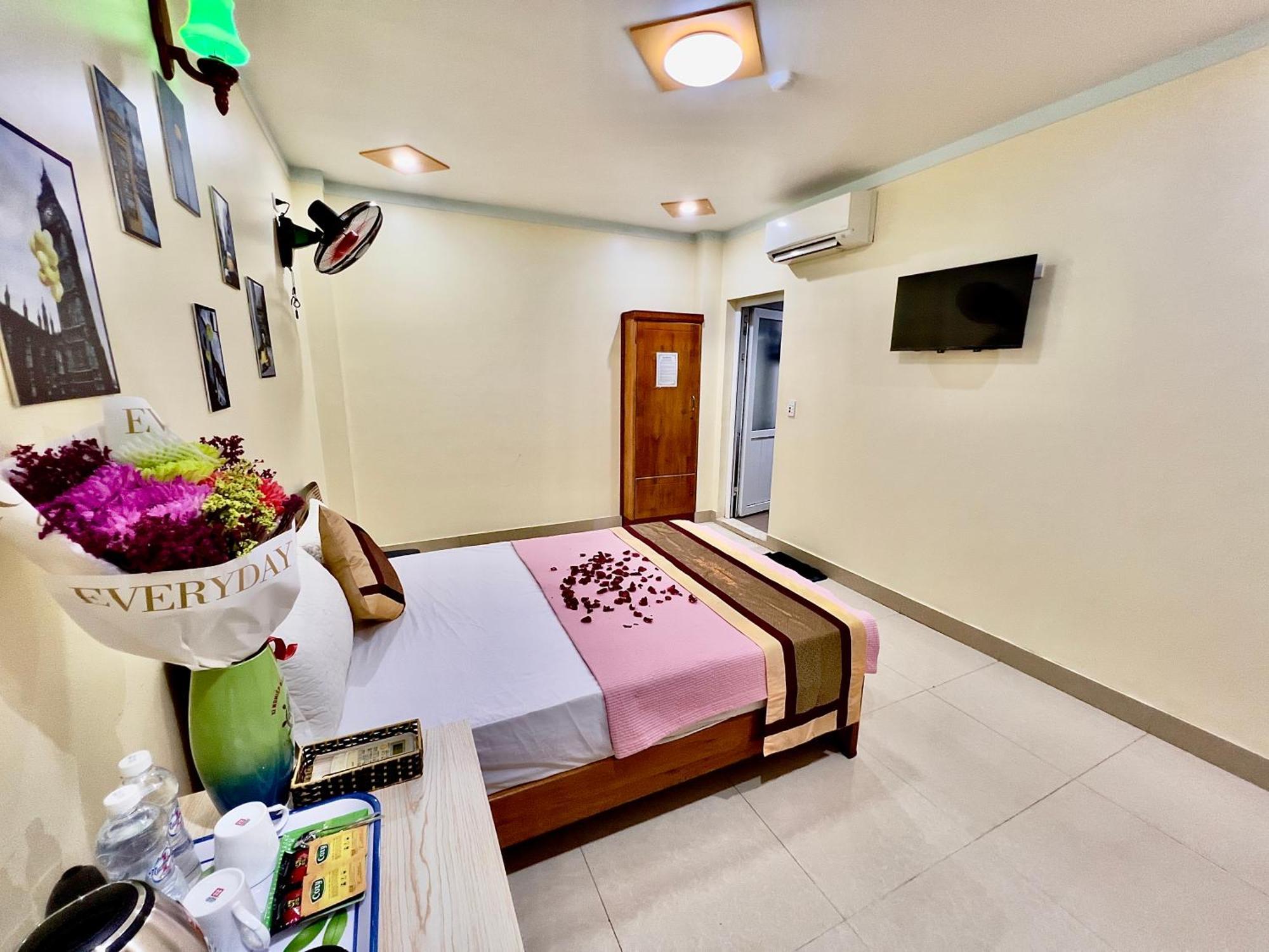Manh Vuong Hotel Catba Dong Khe Sau Екстериор снимка