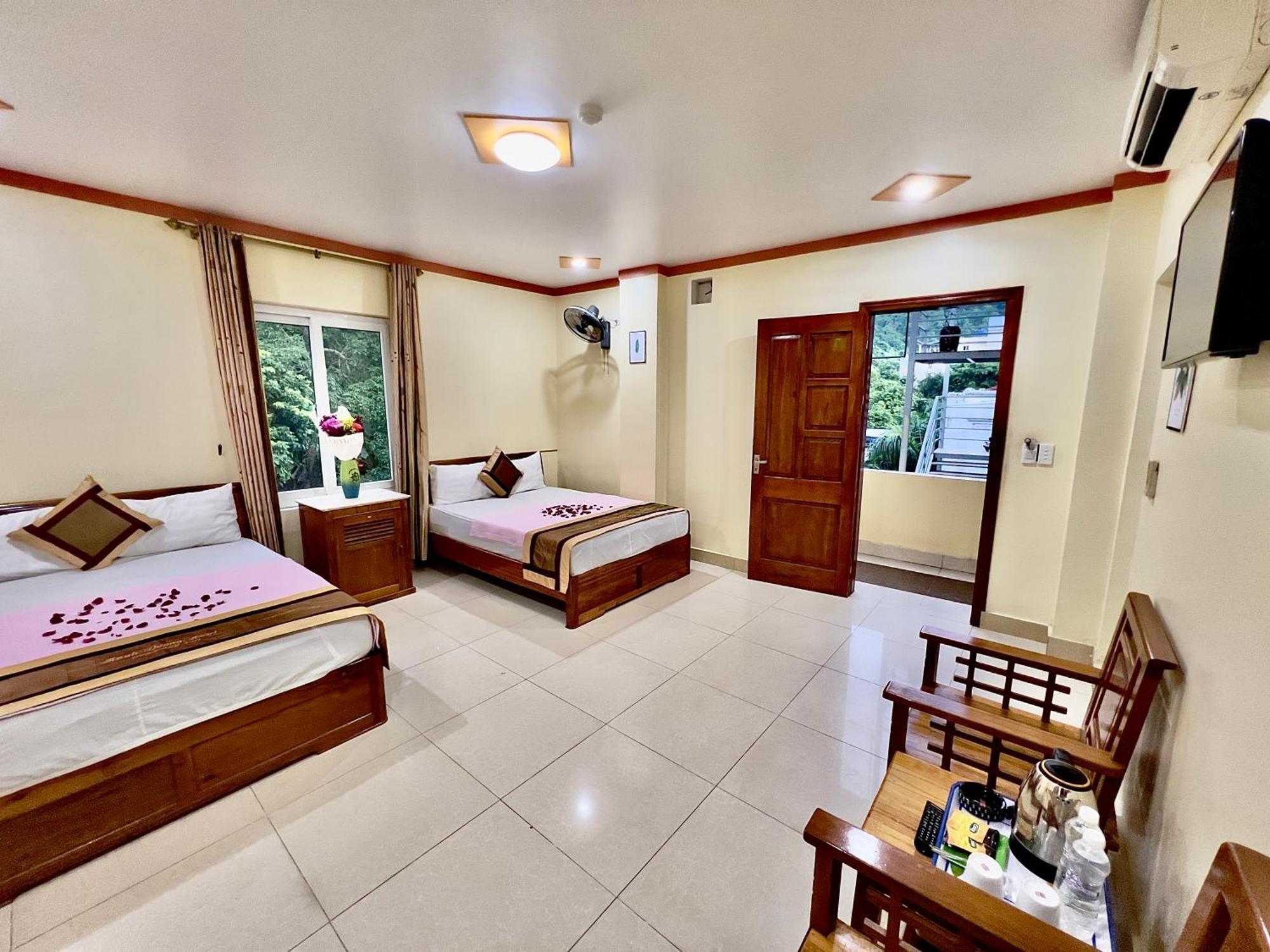 Manh Vuong Hotel Catba Dong Khe Sau Екстериор снимка