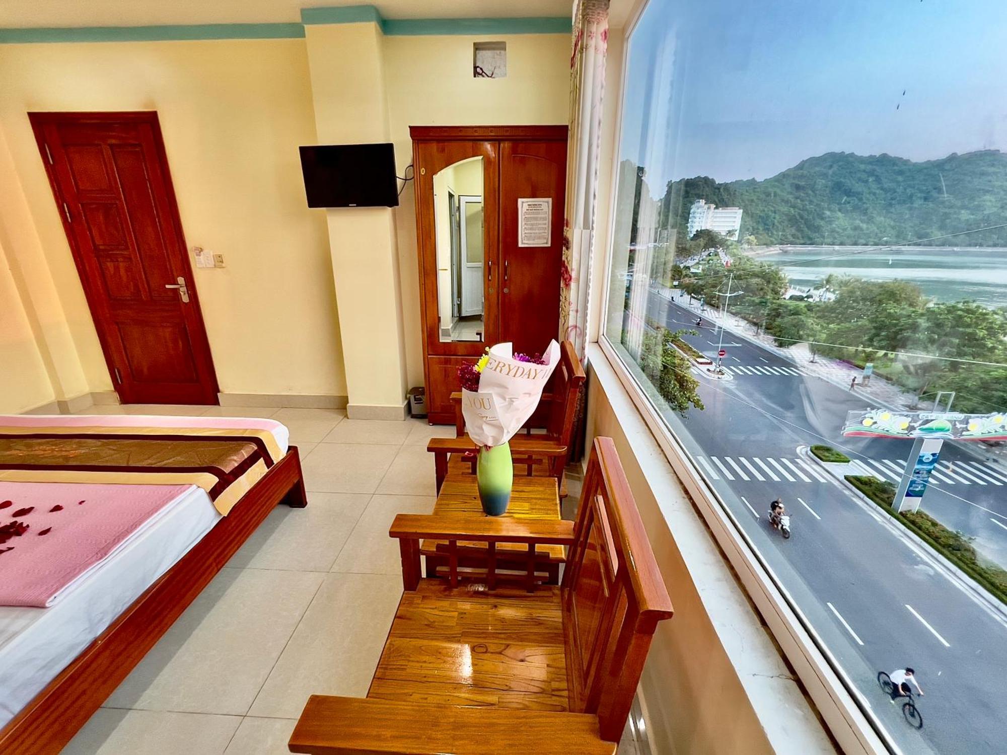 Manh Vuong Hotel Catba Dong Khe Sau Екстериор снимка